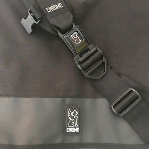 CHROME IND Buran Mssngr Bag w/ 17” laptop sleeve